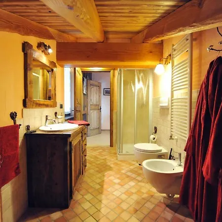 Le Relais De La Grandze Pensión Doues