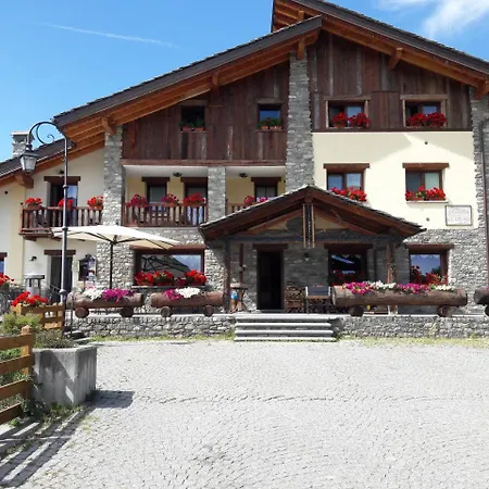 Konukevi Le Relais De La Grandze Doues